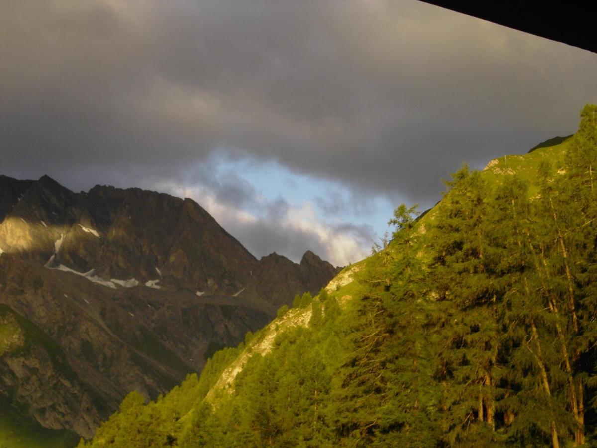 Sonnenhotel Soldanella Sonneck Samnaun Ruang foto